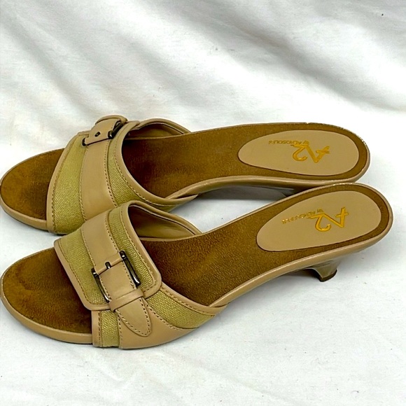 A2 by Aerosoles leather/canvas kitten heel sandals ladies sz 7 - Picture 5 of 6